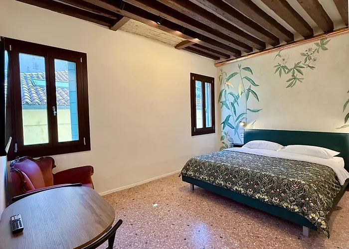 Aparthotel Qn 3*